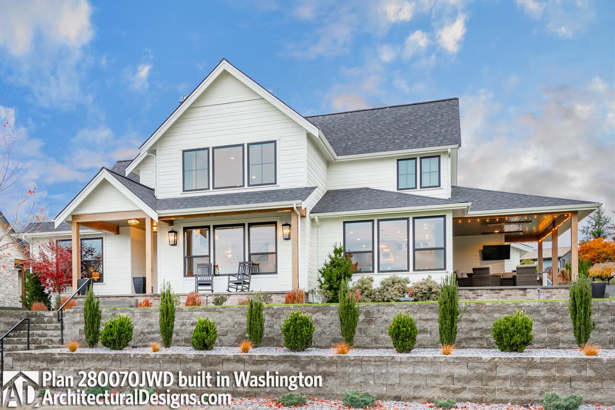 build gallery item - American Farmhouse 280070JWD Comes to Life in Washington