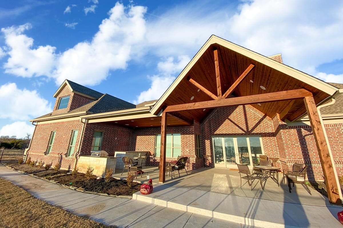 Plan 68646VR: Split-Bedroom House Plan with Open and Beamed Family Room - 3500 Sq Ft - Image #6 - Country, Hill Country, Ranch