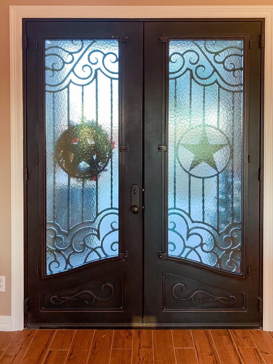 Plan 68646VR: Split-Bedroom House Plan with Open and Beamed Family Room - 3500 Sq Ft - Image #10 - Country, Hill Country, Ranch