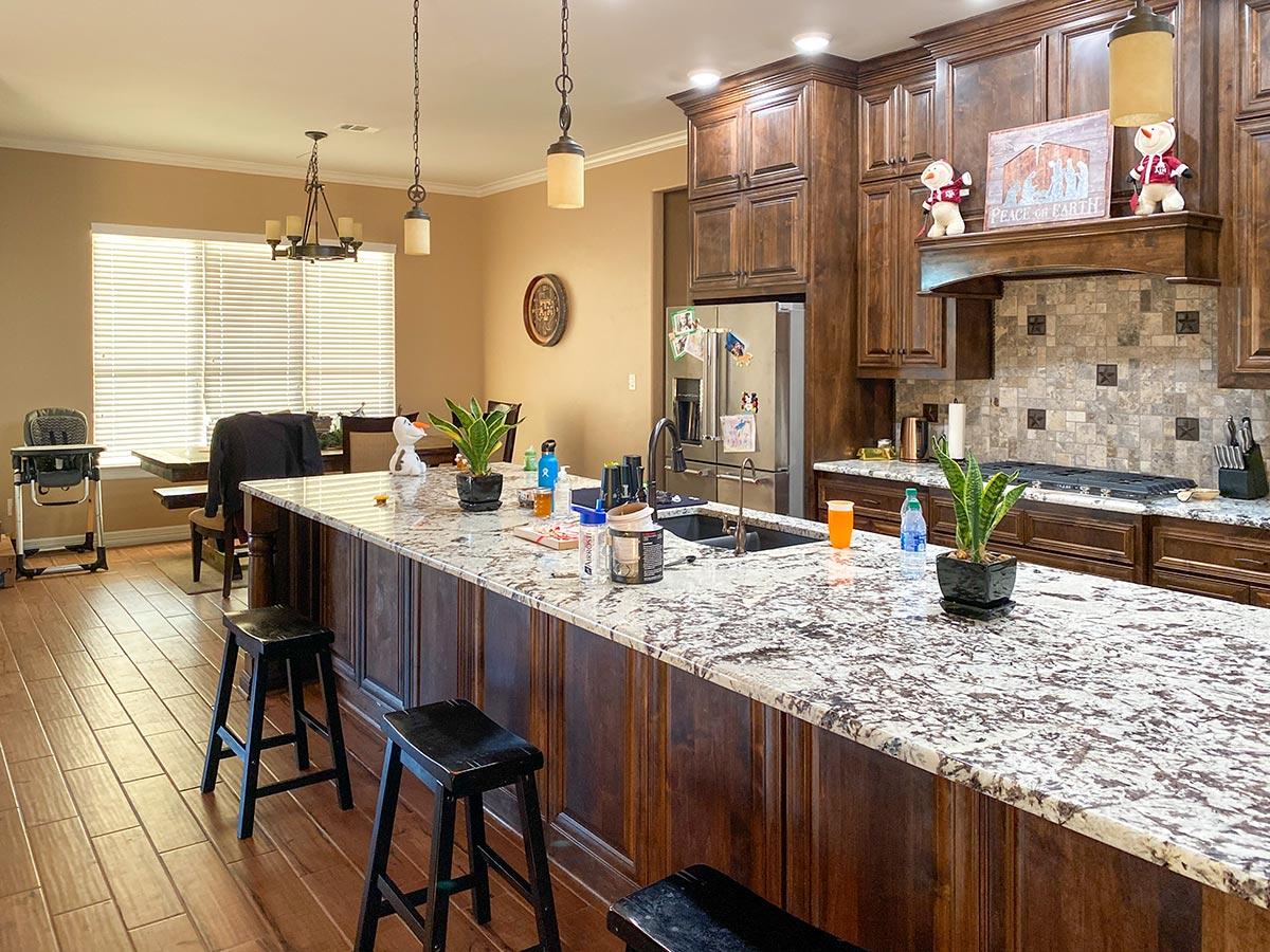 Plan 68646VR: Split-Bedroom House Plan with Open and Beamed Family Room - 3500 Sq Ft - Image #13 - Country, Hill Country, Ranch