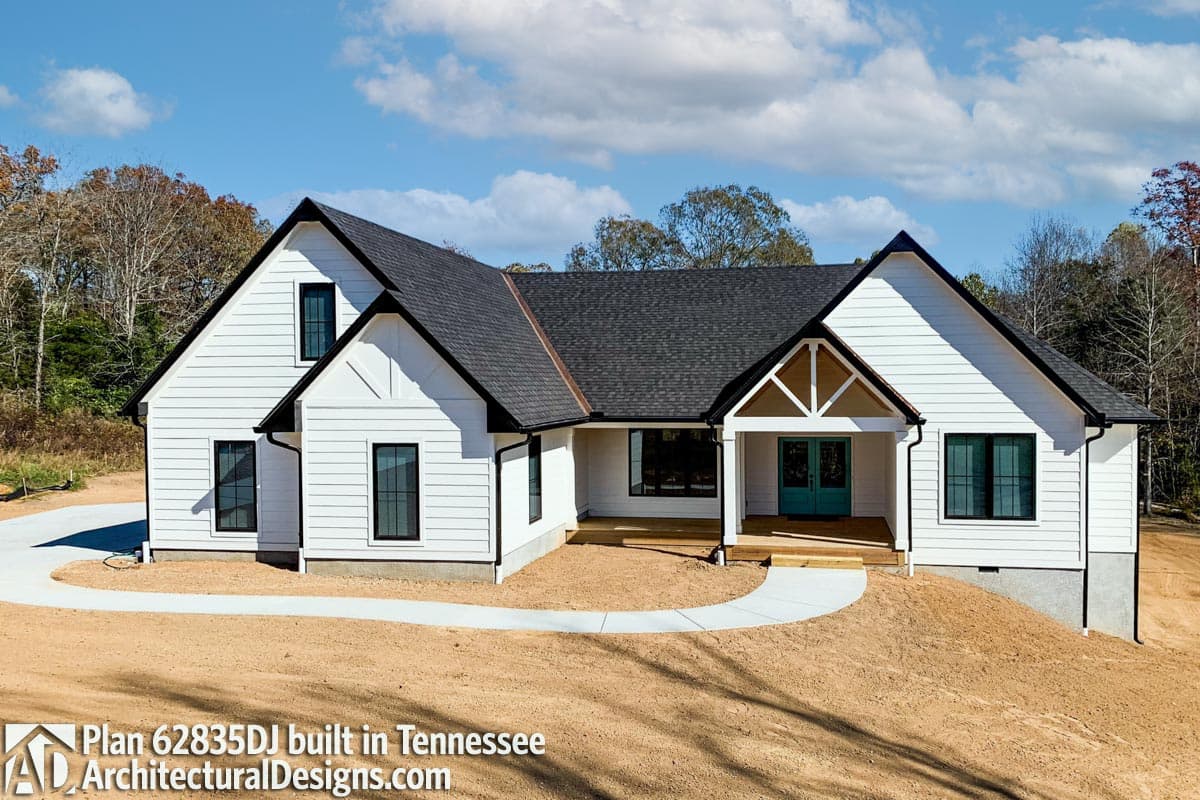 build gallery item - House Plan 62835DJ Comes to Life in Tennessee