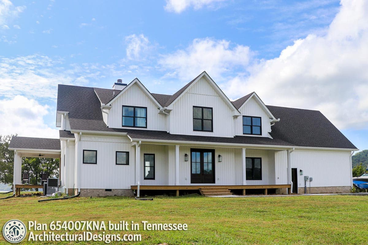 build gallery item - Exclusive Farmhouse Plan 654007KNA Comes to Life in Tennessee