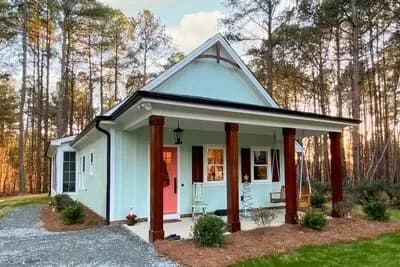 Country Cottage with Rear-Facing Bedroom