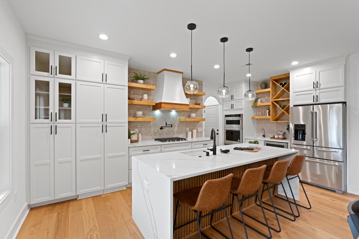 Plan 62881DJ: 5-Bed New American House Plan with In-Law Suite - Image #11 - Craftsman, Modern Farmhouse, New American