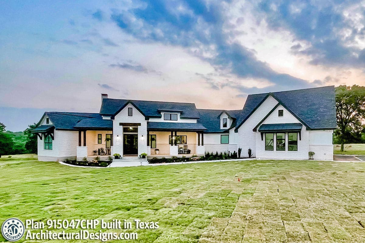 build gallery item - Exclusive Craftsman House Plan 915047CHP Comes to Life in Texas