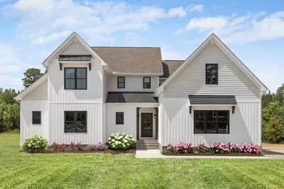 4-Bed Modern Farmhouse with Guest Suite or Work-From-Home Space