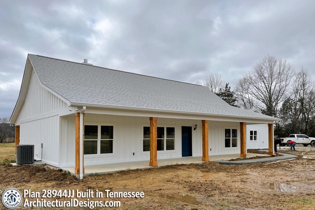 build gallery item - Exclusive House Plan 28944JJ Comes to Life in Tennessee