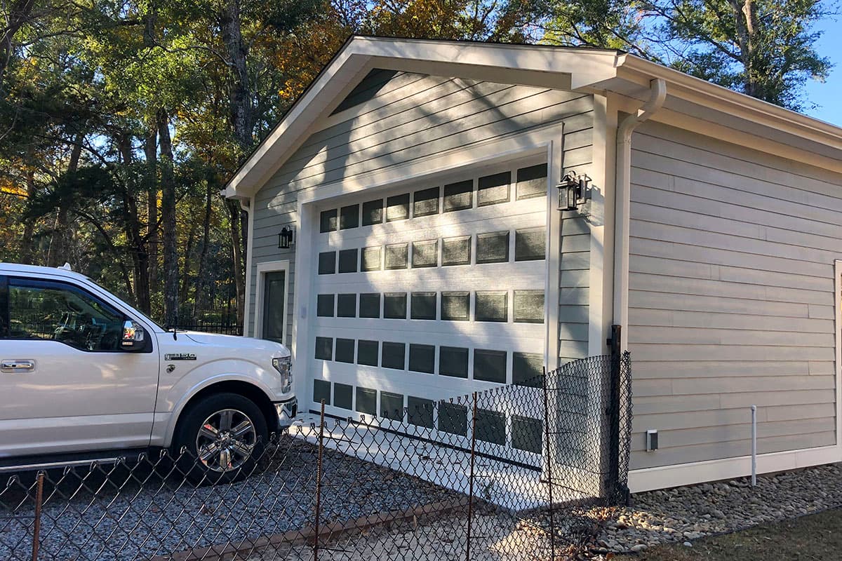 Plan 61224UT: 2-Car Extra-deep Garage with Oversized Door - Image #6 - Traditional