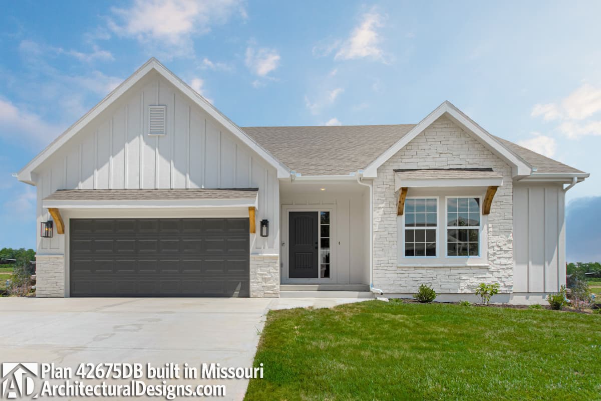 build gallery item - House Plan 42675DB Comes to Life in Missouri