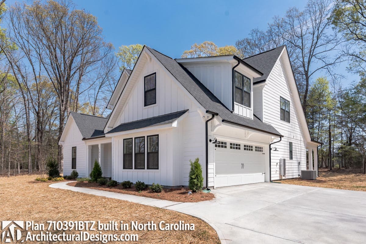 Plan 710391BTZ: 3-Bed Modern Farmhouse with Flex Room and Pocket Home Office - 2258 Sq Ft - Image #4 - Country, Craftsman, Farmhouse, Modern Farmhouse, New American