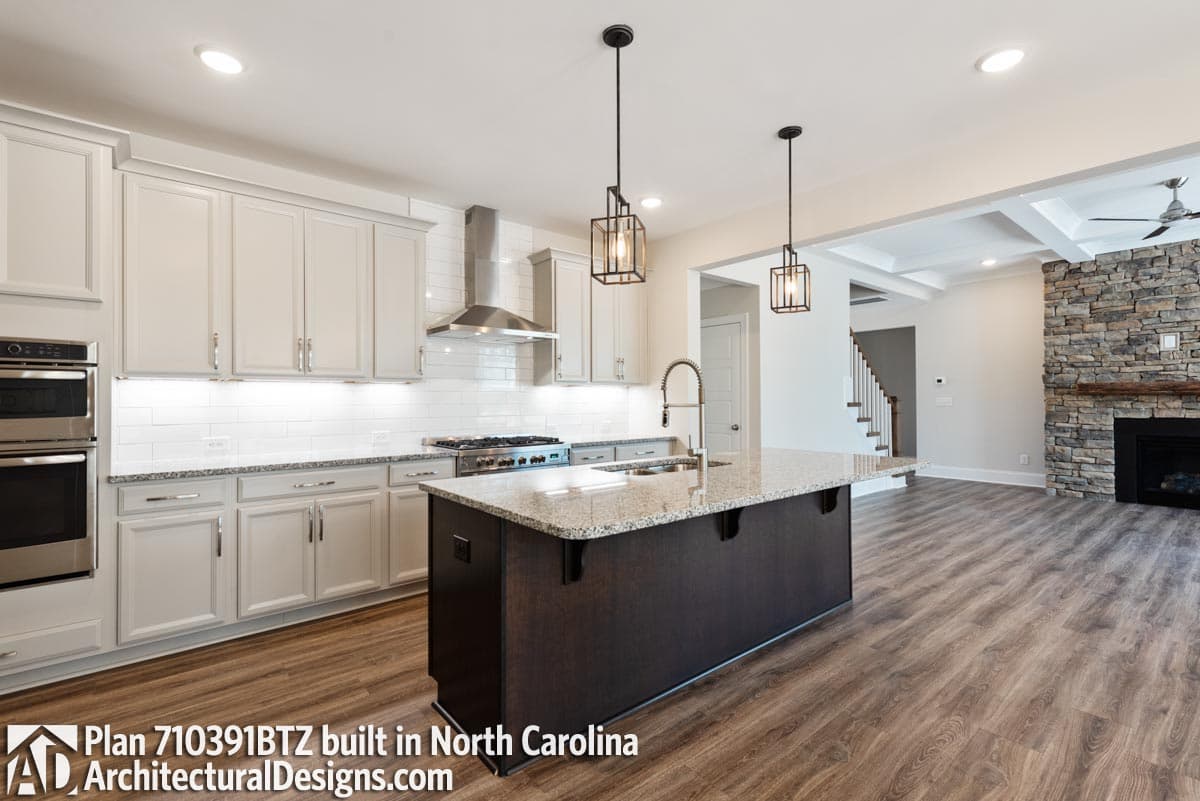 Plan 710391BTZ: 3-Bed Modern Farmhouse with Flex Room and Pocket Home Office - 2258 Sq Ft - Image #6 - Country, Craftsman, Farmhouse, Modern Farmhouse, New American