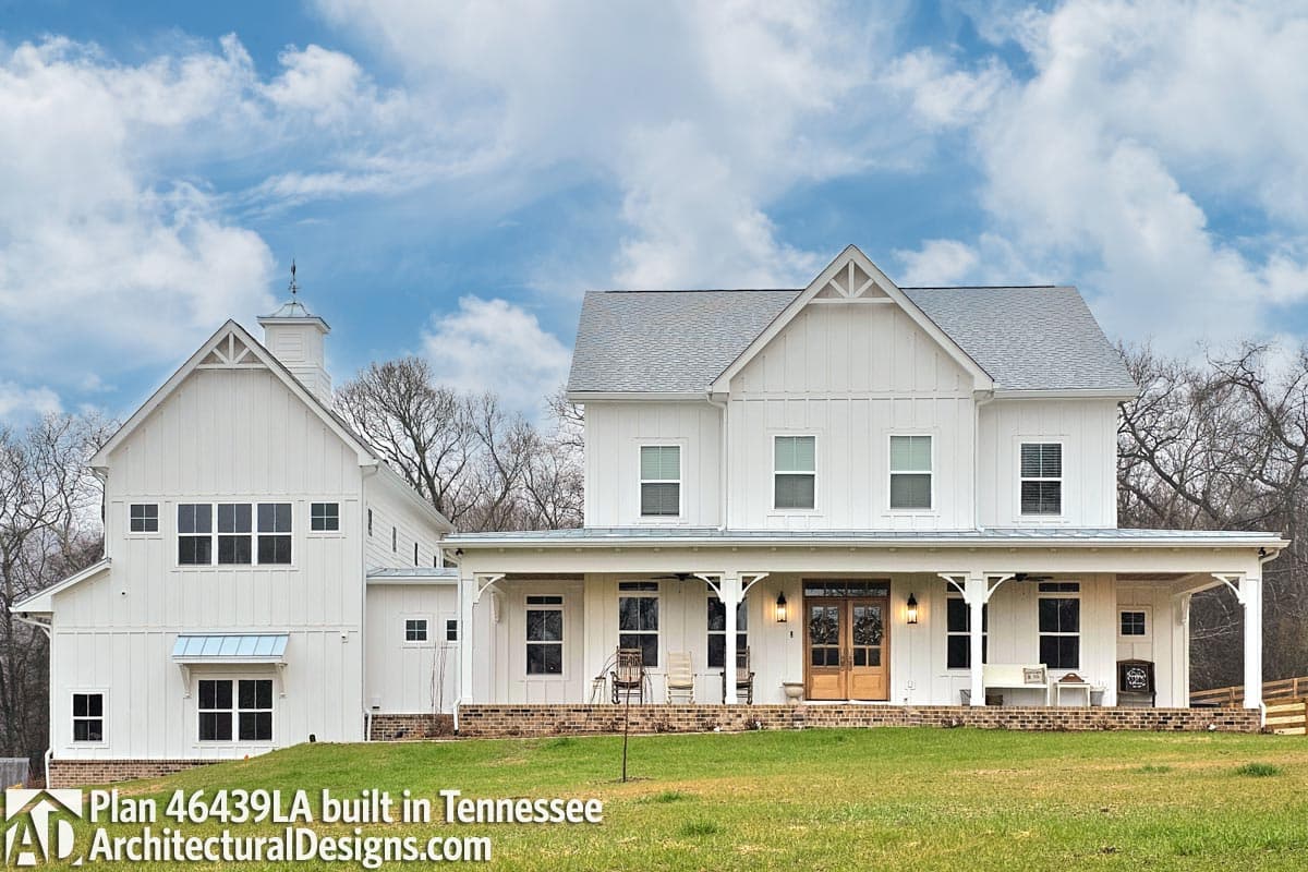 build gallery item - Modern Farmhouse Plan 46439LA Comes to Life in Tennessee