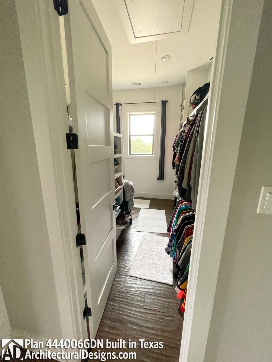 Client Photo id:  409052