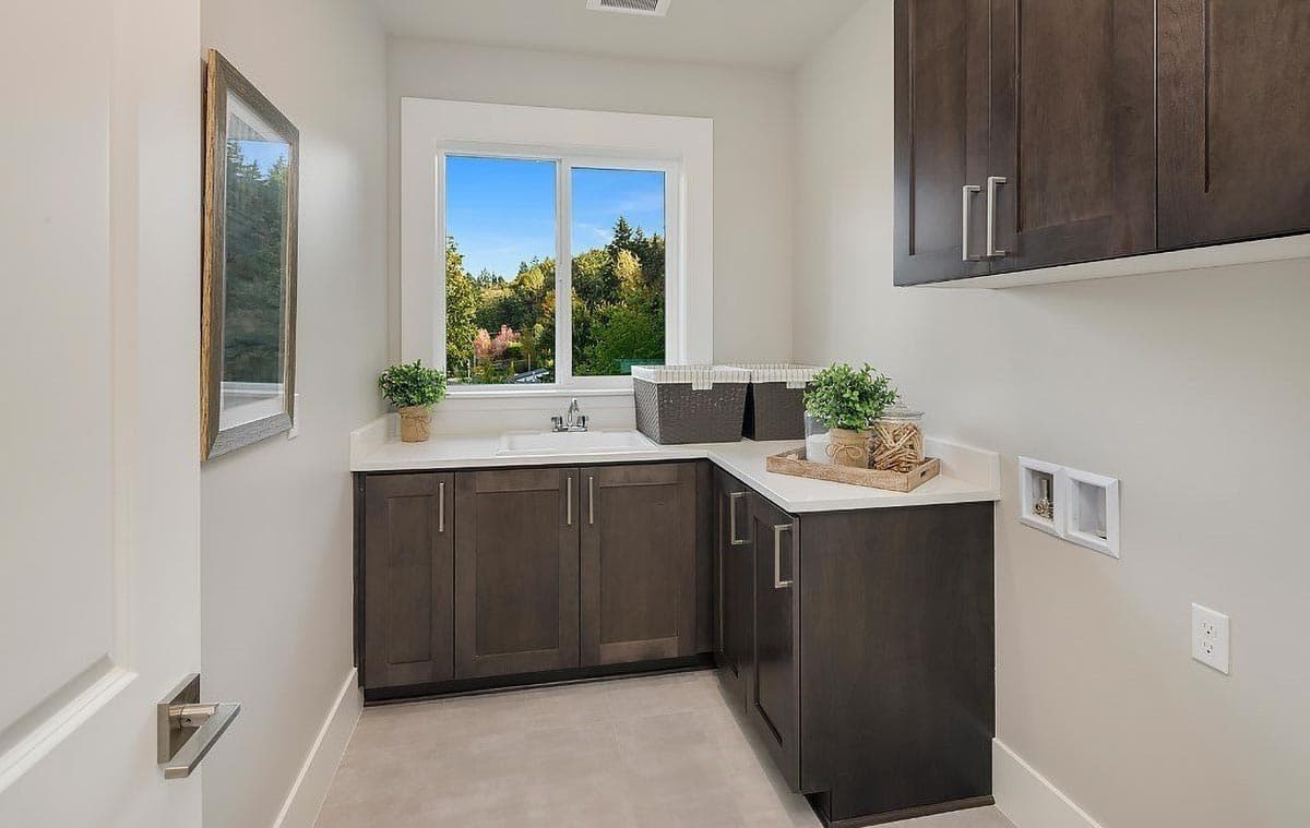 Plan 666137RAF: 5-Bedroom Contemporary House Plan with 2-Story Great Room - Image #20 - Mid Century Modern, Modern, Northwest, Prairie