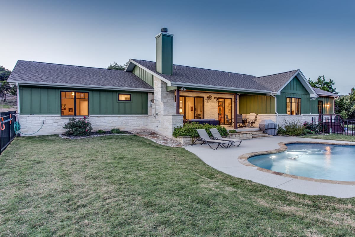 Plan 333004JHB: Hill Country Craftsman Plan with Drive-through Tandem Garage - 2497 Sq Ft - Image #6 - Craftsman, Hill Country, New American, Ranch