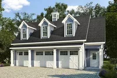 2-Bed Garage Apartment with Room for Up To 6 Cars