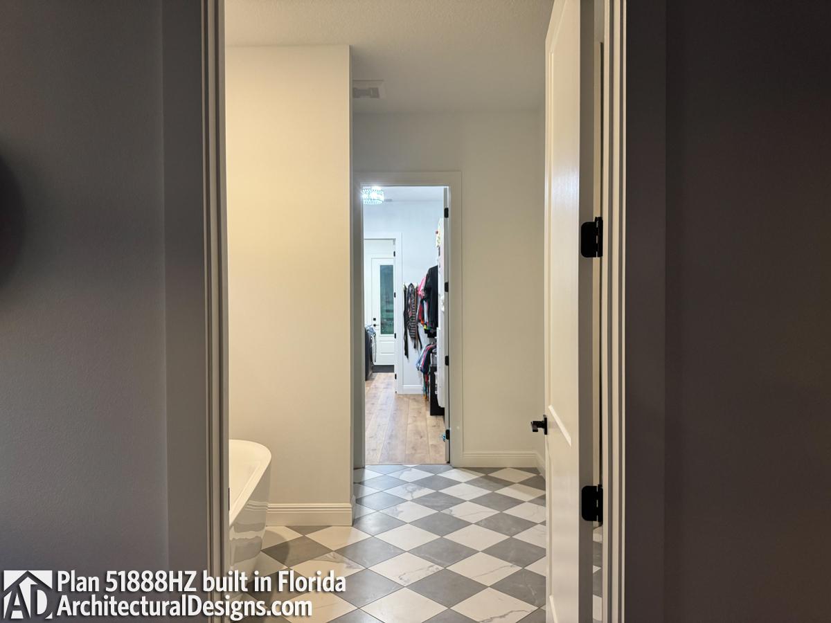 Customer Photo id:  595381