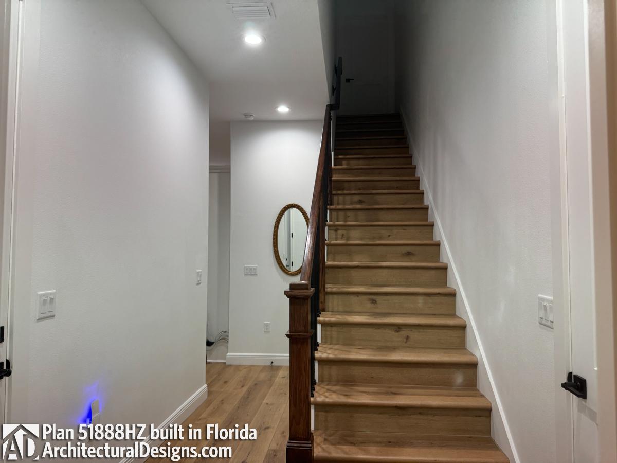 Customer Photo id:  595380