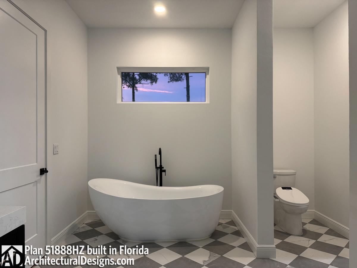 Customer Photo id:  595379