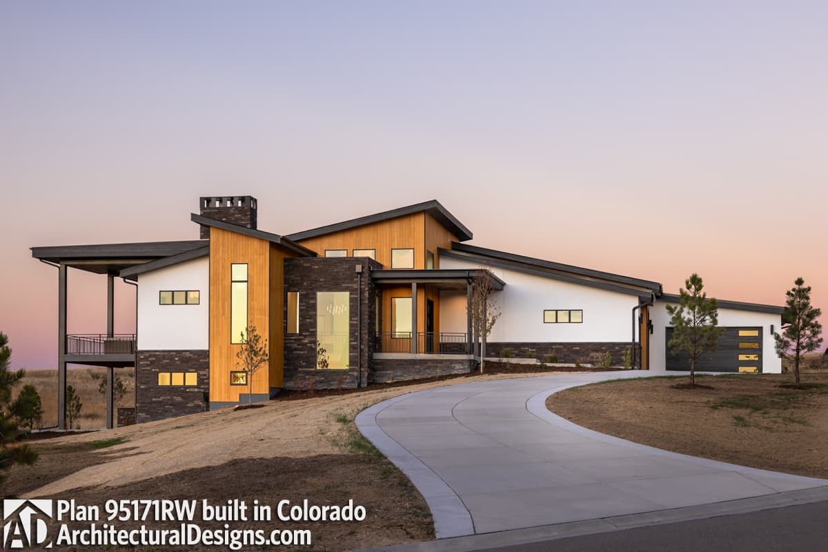 build gallery item - House Plan 95171RW comes to life in Colorado!