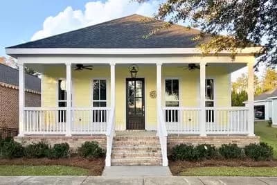 28'-wide 3-Bed Southern Traditional Home Plan with Rear Garage - 1778 Sq Ft