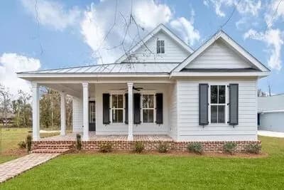 3-Bed Southern Cottage with Sunroom and Rear Garage