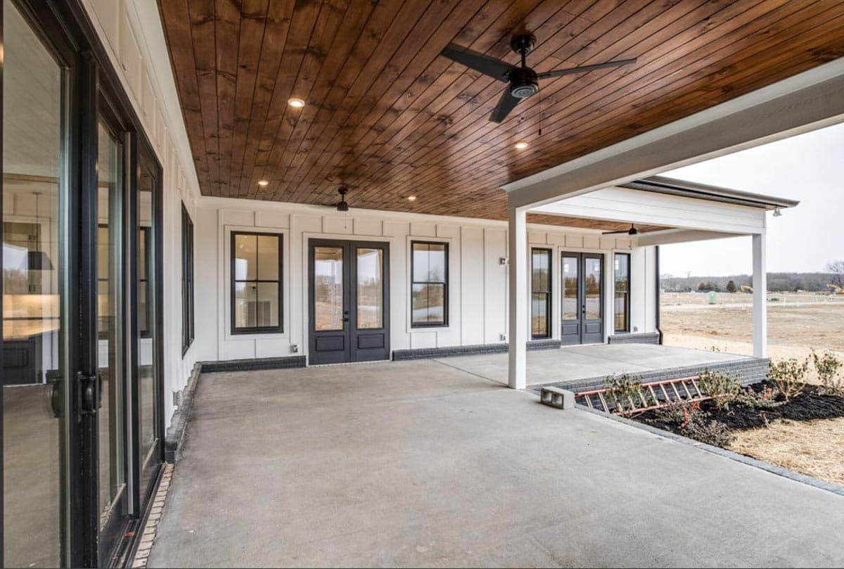 Plan 421510CHD: 3300 Square Foot New American House Plan with Dramatic Vaulted Interior - Image #28