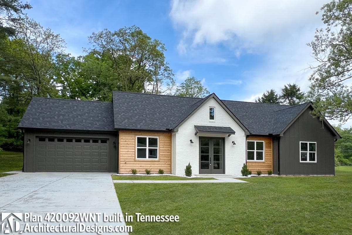 build gallery item - House Plan 420092WNT Comes to Life in Tennessee