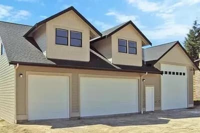 RV Garage With Apartment Above
