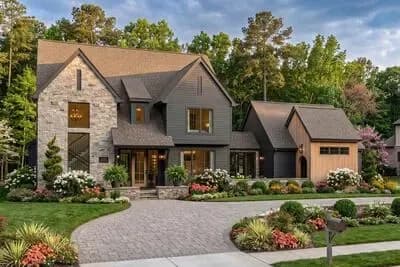 2790 Square Foot Modern Cottage with All 4 Bedrooms Upstairs