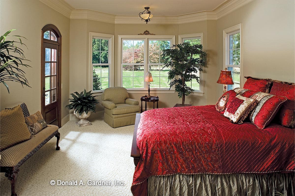 Plan 444407GDN: European-Style Manor with Master-On-Main and 4 Upstairs Bedrooms - Image #5 - European, Georgian