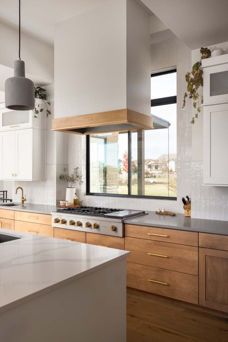 Plan 95238RW: Split Bedroom Modern House Plan with Drive-Through 3-Car Garage - 2730 Sq Ft - Image #8 - Contemporary, Mid Century Modern, Modern, Mountain, Prairie, Ranch, Transitional