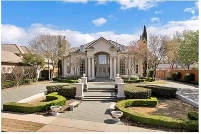 Luxury with Central Courtyard