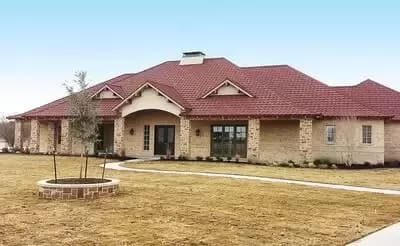 One Level Living with Courtyard