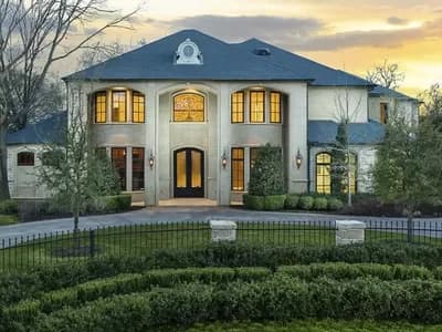 5 Beds and 5 Fireplaces