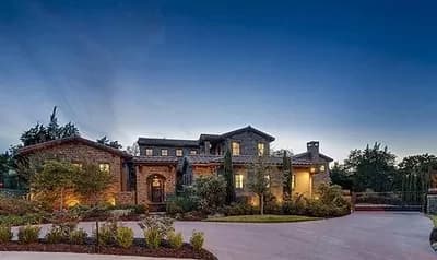 4 Bed Tuscan Masterpiece with Courtyard