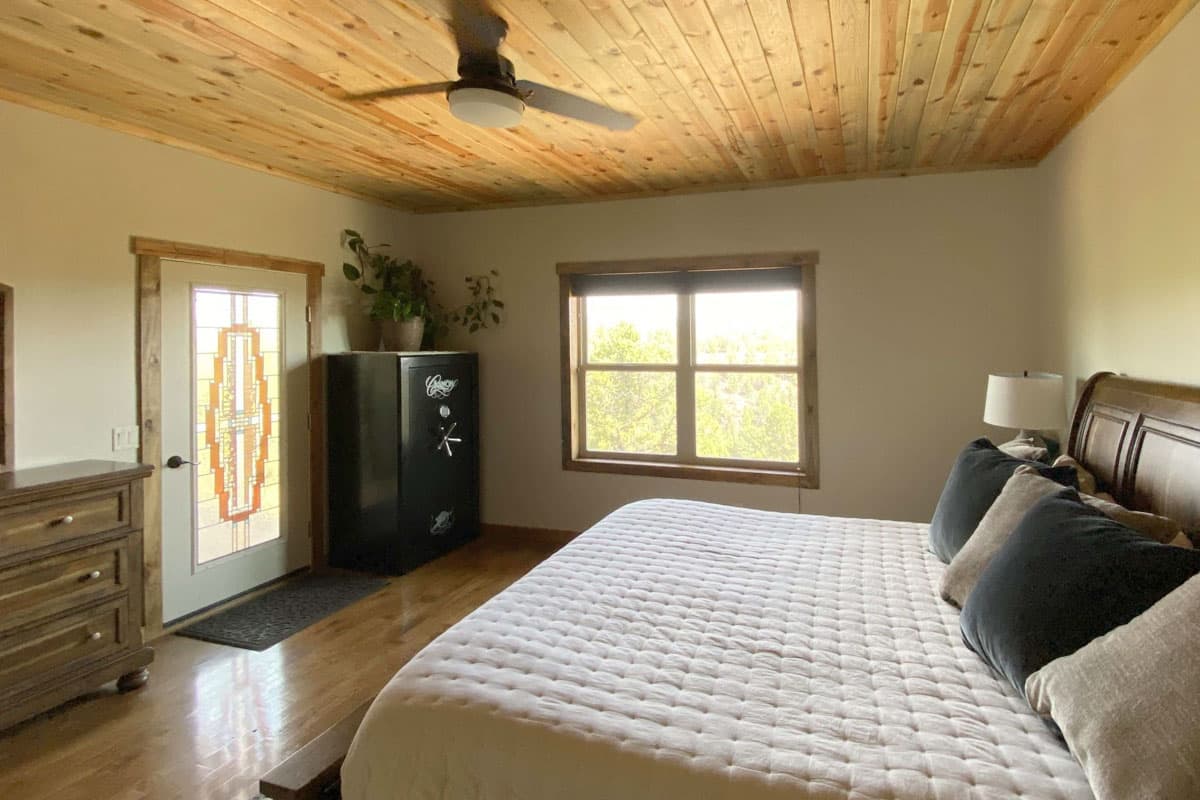 Plan 680481VR: 3-Bed Rustic Mountain House Plan with Vaulted Two-Story Great Room - 2230 Sq Ft - Image #9 - Country, Mountain, Rustic