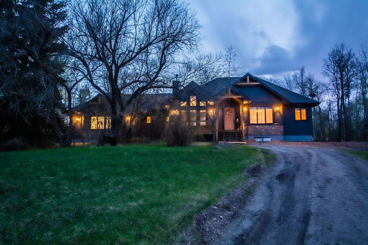 Plan 81853AB: 3-Bed Rustic Mountain Cabin House Plan with Vaulted Living Room - 2001 SQ Ft - Image #6 - Cabin, Mountain, Rustic