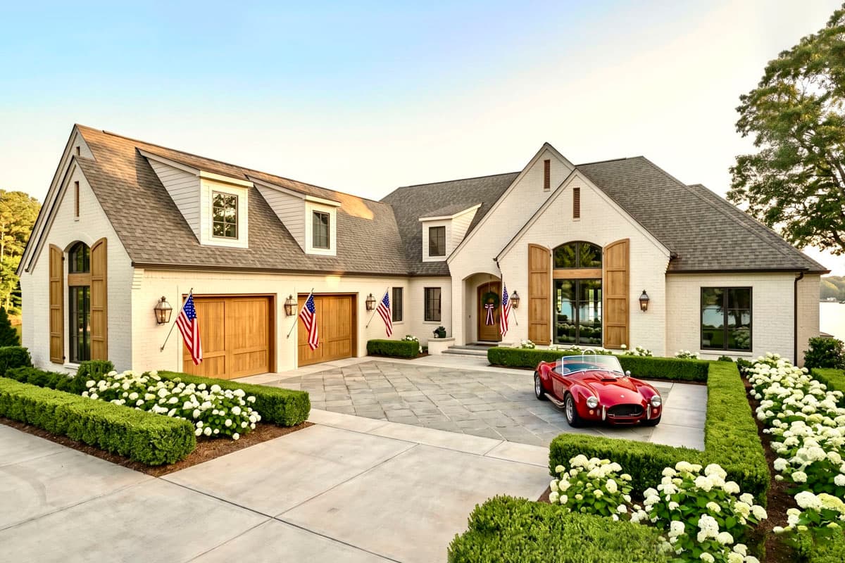 Plan 820004WSF: 4-Bed French Country House Plan with Outdoor Fireplace and Private Guest Suite - Image #15 - Contemporary, European, French Country, Southern, Transitional