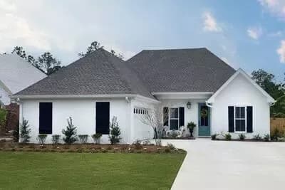 Traditional House Plan with 3 Beds, 2.5 Baths, Split Layout, Open Living