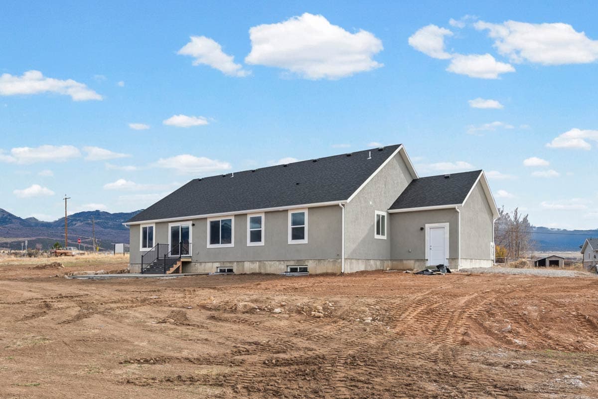 Plan 849053PGE: Modern Ranch House Plan with Split Beds, 3-Car Garage, and Butler Pantry - Image #9 - Craftsman, Ranch, Traditional
