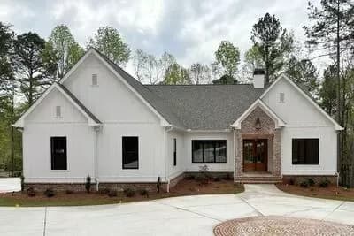 Luxurious 4-Bedroom Modern Farmhouse House Plan with Main-Level Master and Outdoor Kitchen