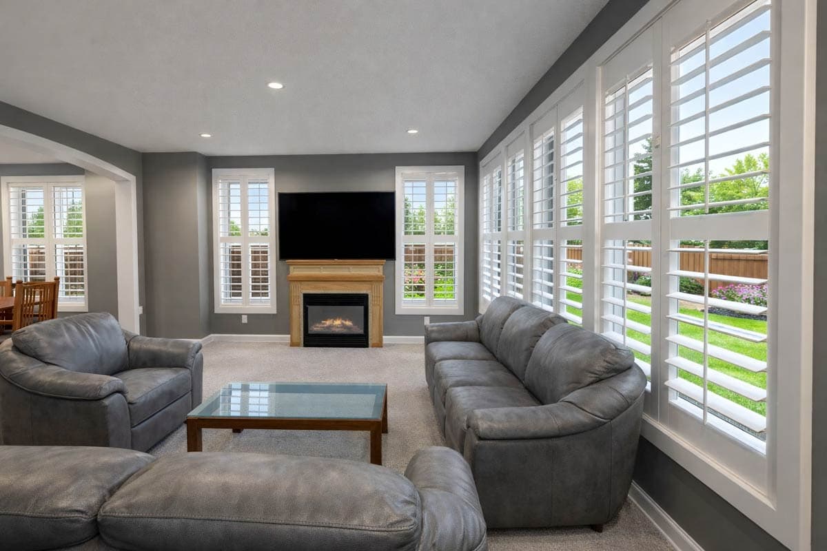 Plan 61711UT: Traditional 4-Bedroom House Plan with Home Office and Three-Car Garage - Image #21 - Traditional