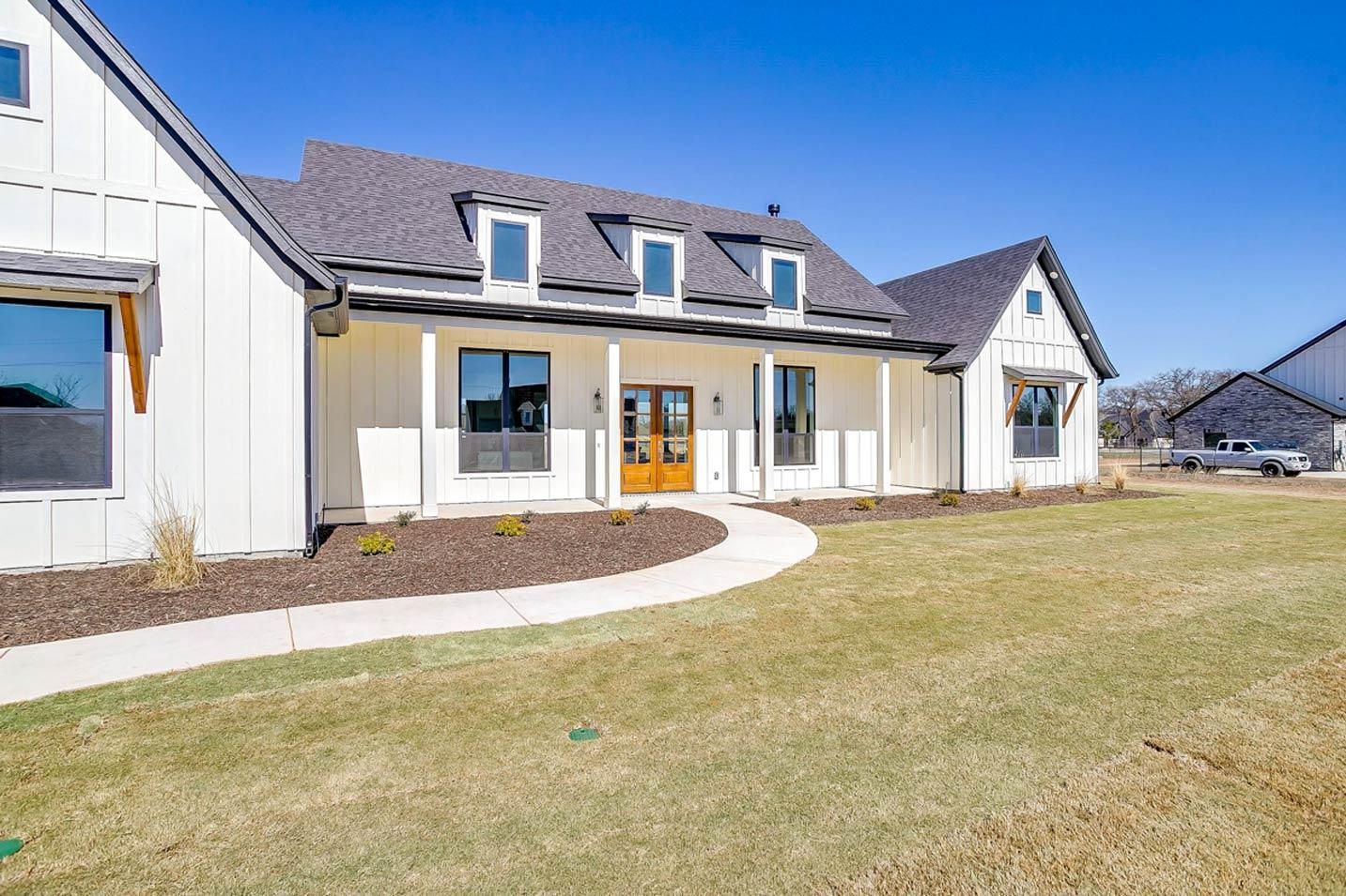 Plan 56568SM: Modern Farmhouse Plan with 4 Bedrooms and Outdoor Kitchen - Image #9 - Farmhouse, Modern Farmhouse, New American