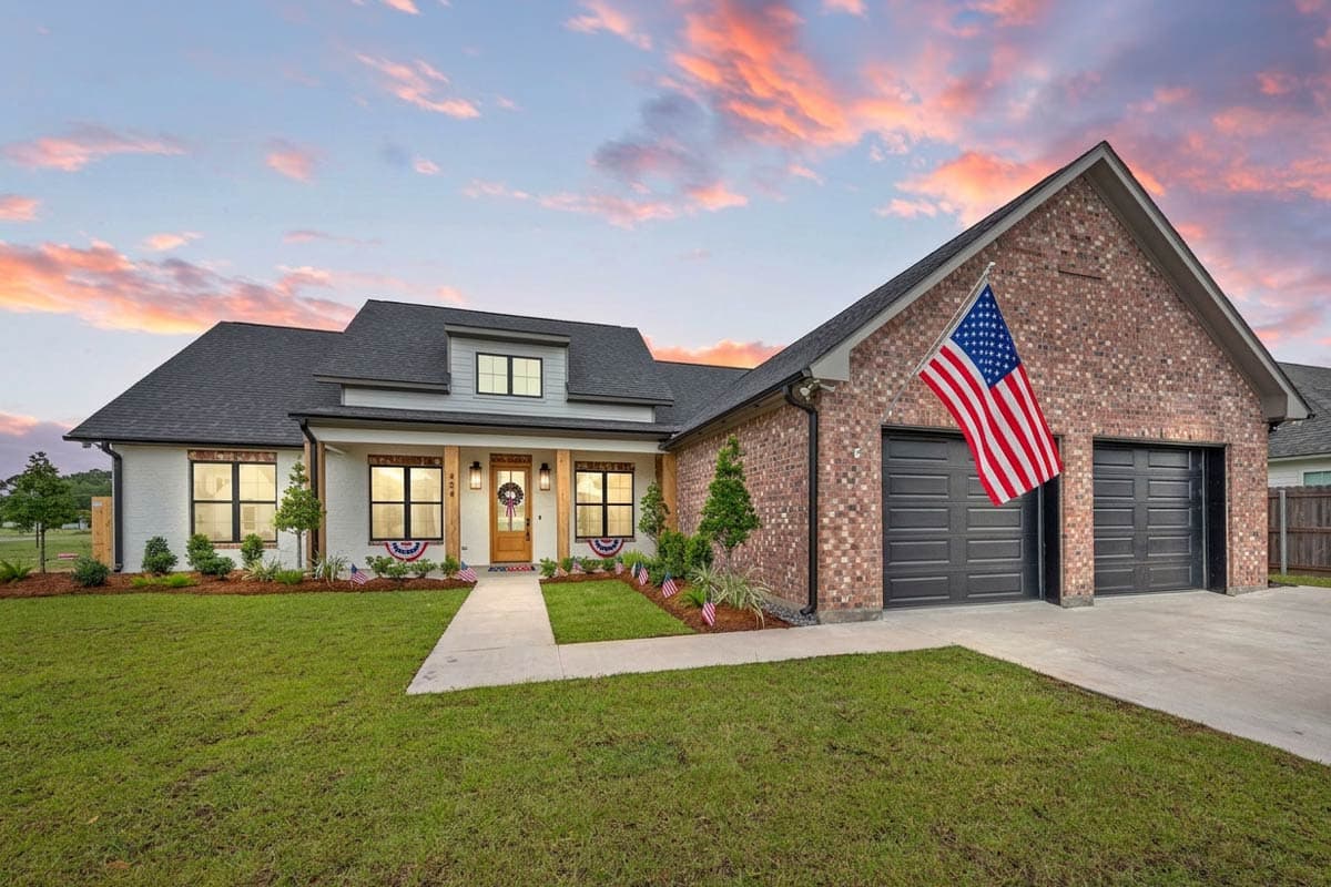 Plan image - 185047PHD:Modern Farmhouse House Plan with 3 Bedrooms and 2-Car Garage