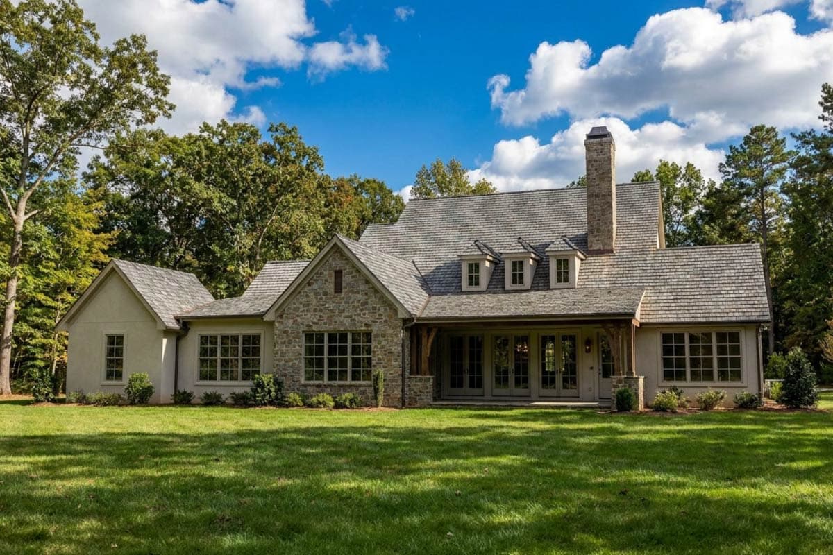 Plan 915065CHP: Transitional Country House Plan with 4-Beds and Open ...