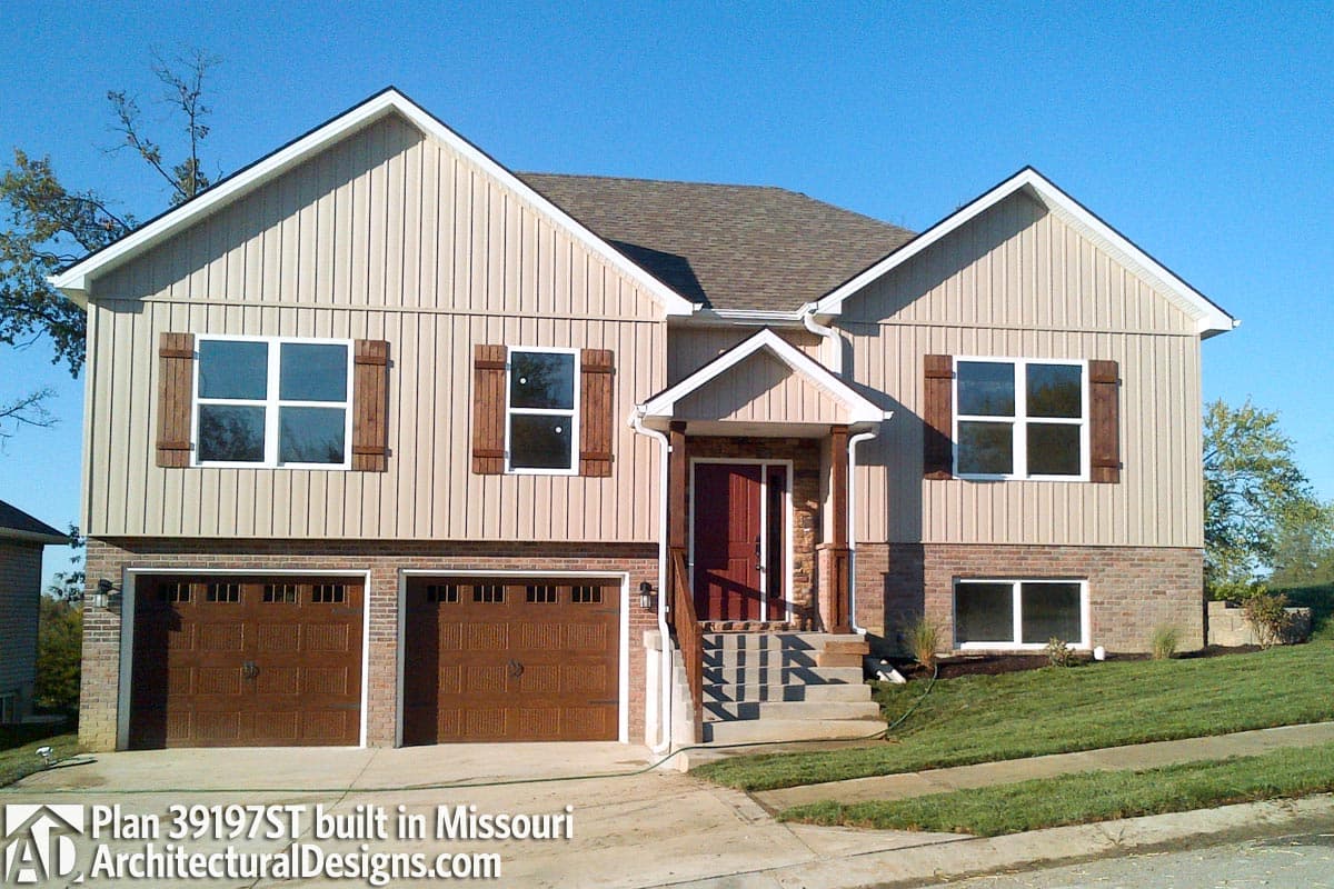 build gallery item - House Plan 39197ST comes to life in Missouri 