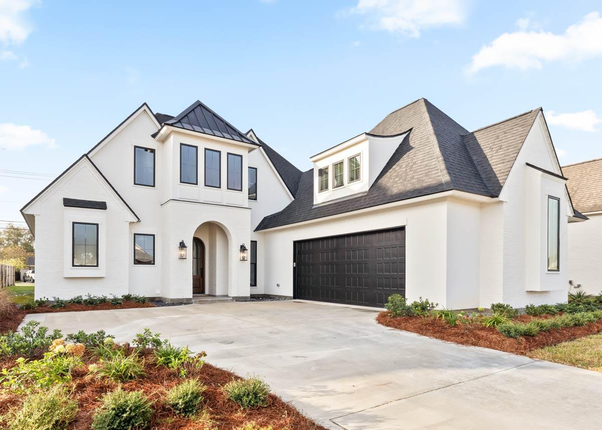 Plan image - 185059PHD:European Modern House Plan with 4 Bedrooms and Courtyard Garage Entry