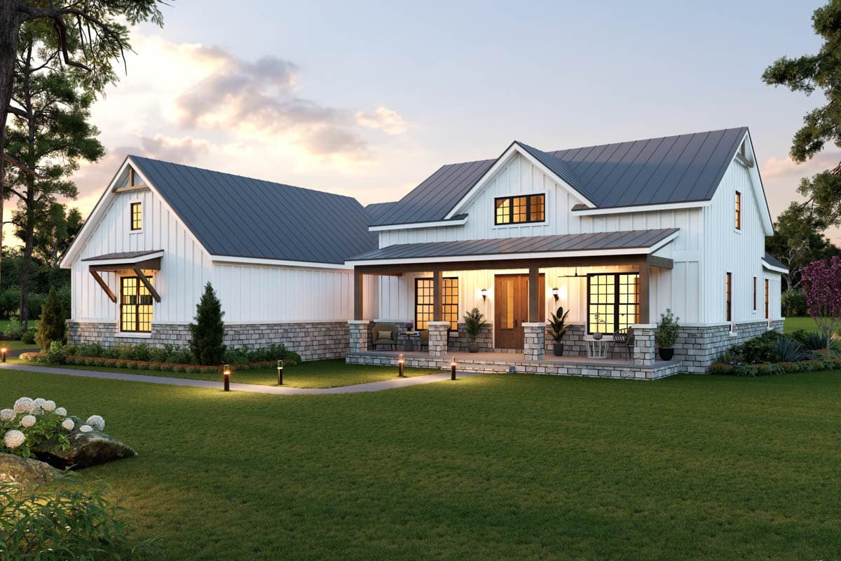 Plan Auto Plan 680728VR: Modern Farmhouse House Plan with Split Bedrooms and Two ...