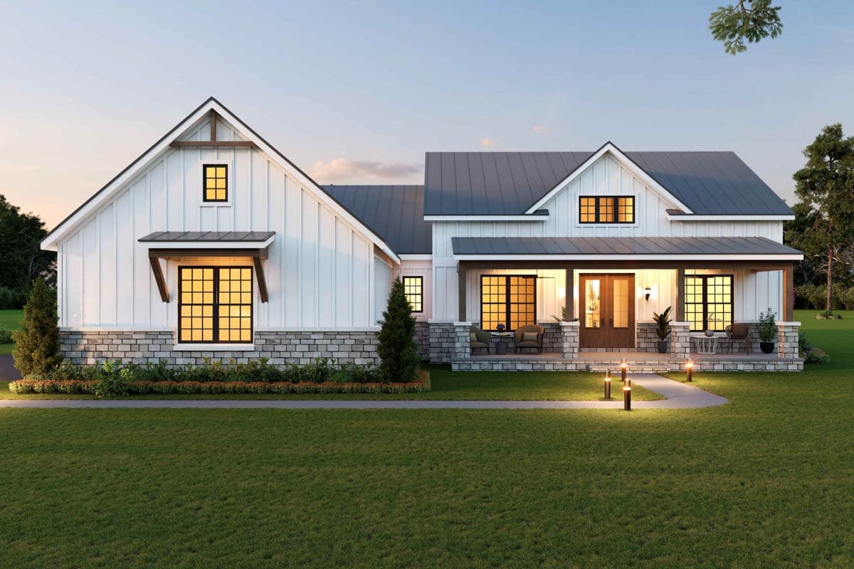 Plan Auto Plan 680728VR: Modern Farmhouse House Plan with Split Bedrooms and Two ...